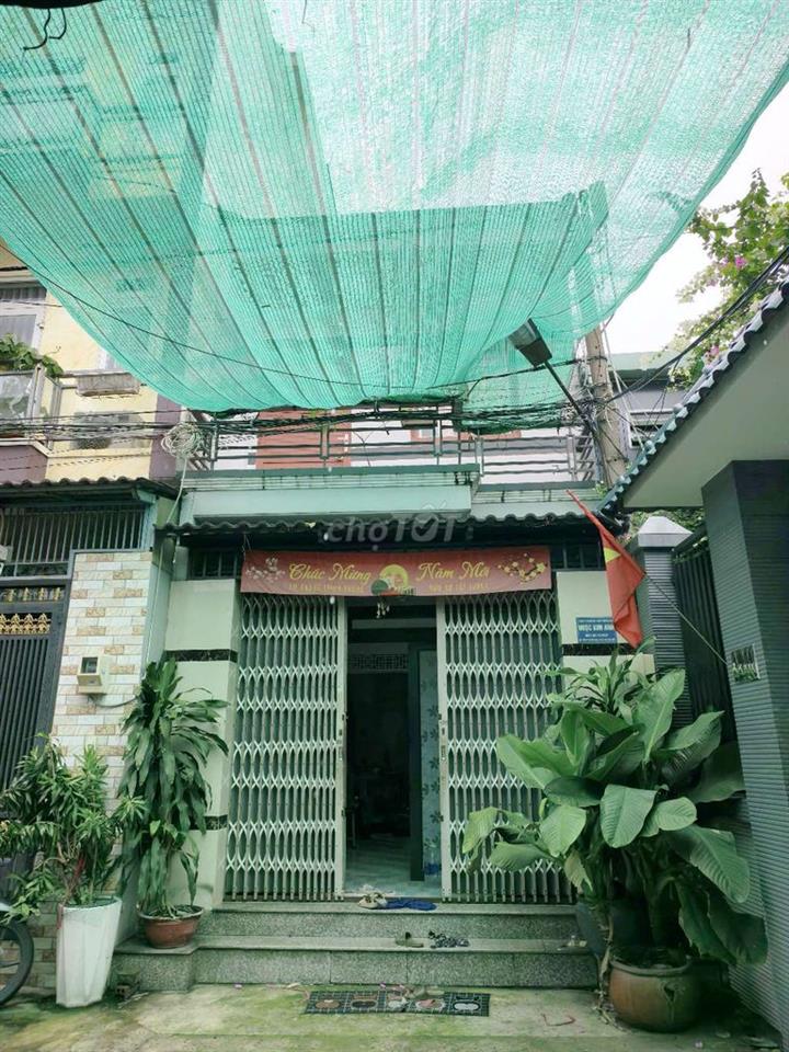 Nhà 1 trệt 1 lầu cần bán