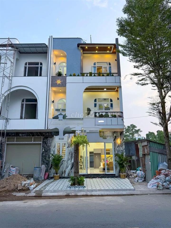 Bán nhà mặt phố Đường Xuân Hồng, Cần Thơ, 45m2, 3PN