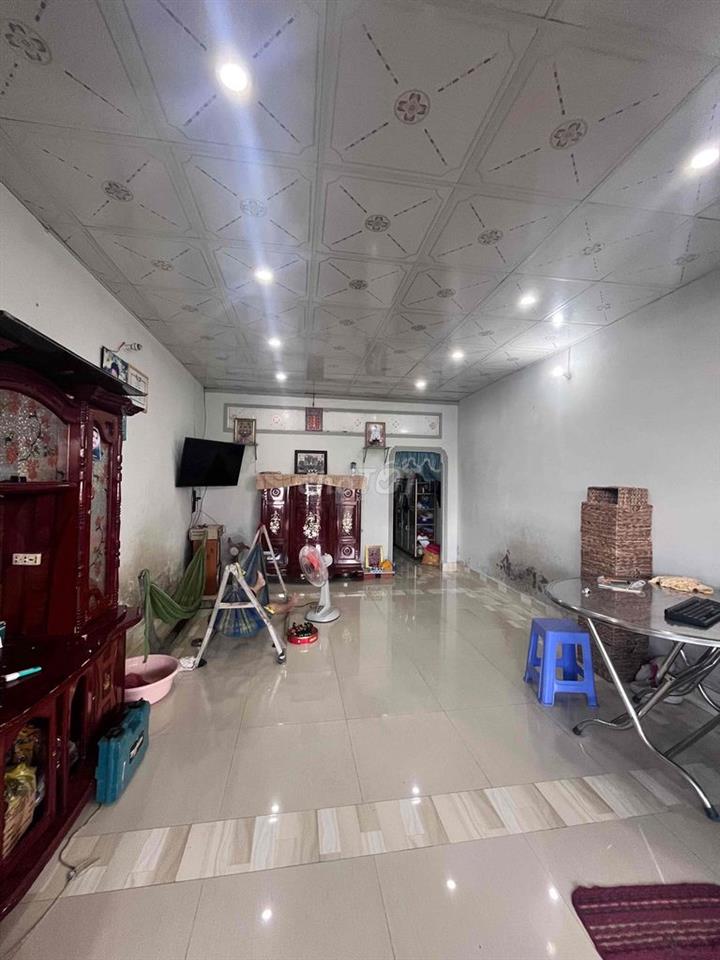 Bán nhà khu vực khu dân cư ấp Bình Tân