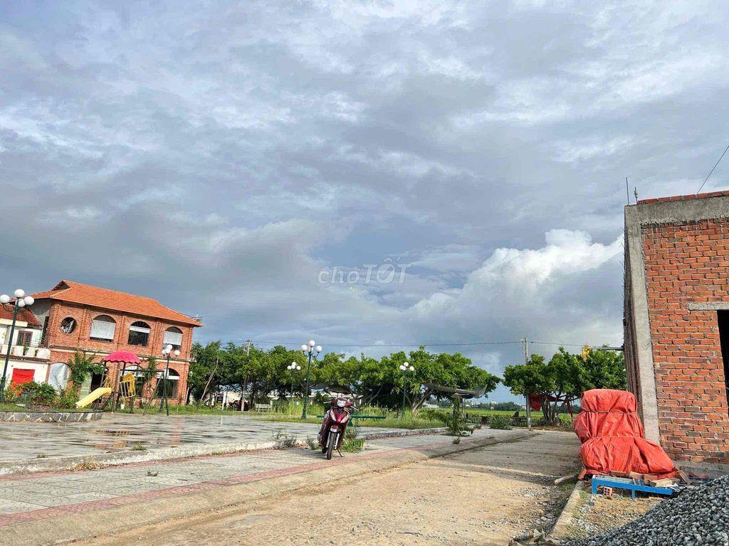 Đất mặt tiền công viên xã Tịnh Hoà 168m thổ cư