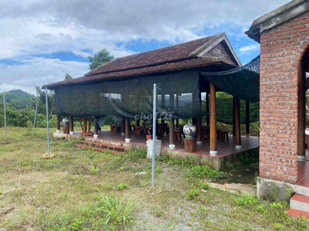 Bán nhà vườn 970m2 có 400m2 đất ở 2 mặt tiền quốc lộ 14G gần sông