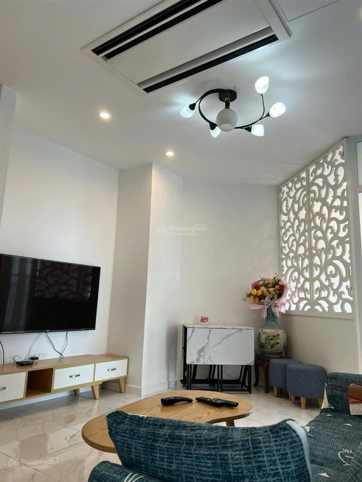 Chính chủ cô em cần bán căn hộ 2pn 54m2 tầng 12 el dorado tây hồ chỉ 5,5 tỷ đã có sổ đỏ