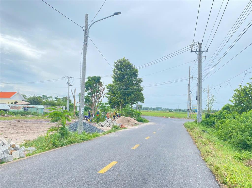 Bán gấp lô đất cách biển, quảng trường phước hải 5 phút. mặt tiền đường nhựa, view núi minh đạm