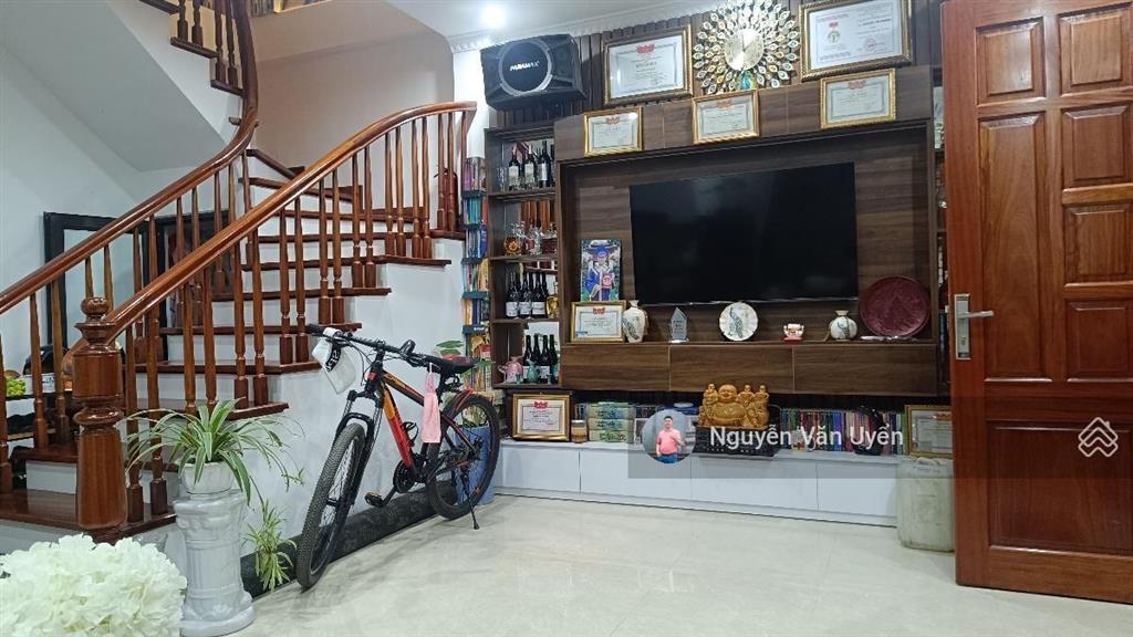 Bán nhà phố nguyễn văn huyên, cầu giấy, 45m2 x 5 tầng, nhà mới đẹp, ở ngay, full nội thất, 20m ô tô