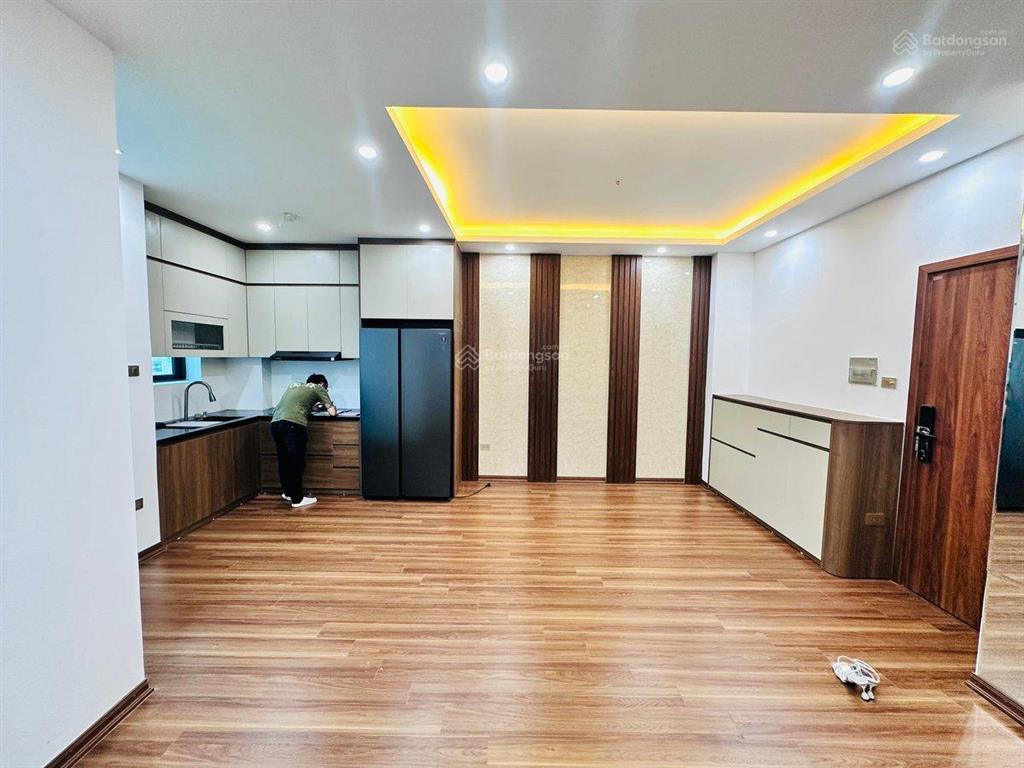 Chính chủ cần bán gấp căn 67m2, 2 ngủ, 5 tỷ, full nội thất, nam trung yên, cầu giấy.