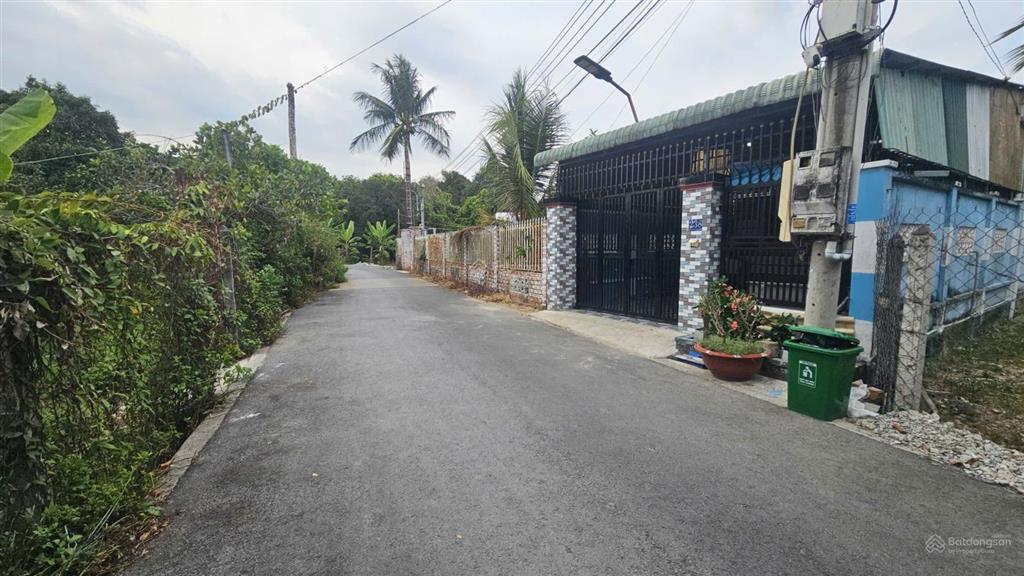 Đất an sơn 50, gần nhà thờ bình sơn 148m2, đường nhựa, xe hơi thông
