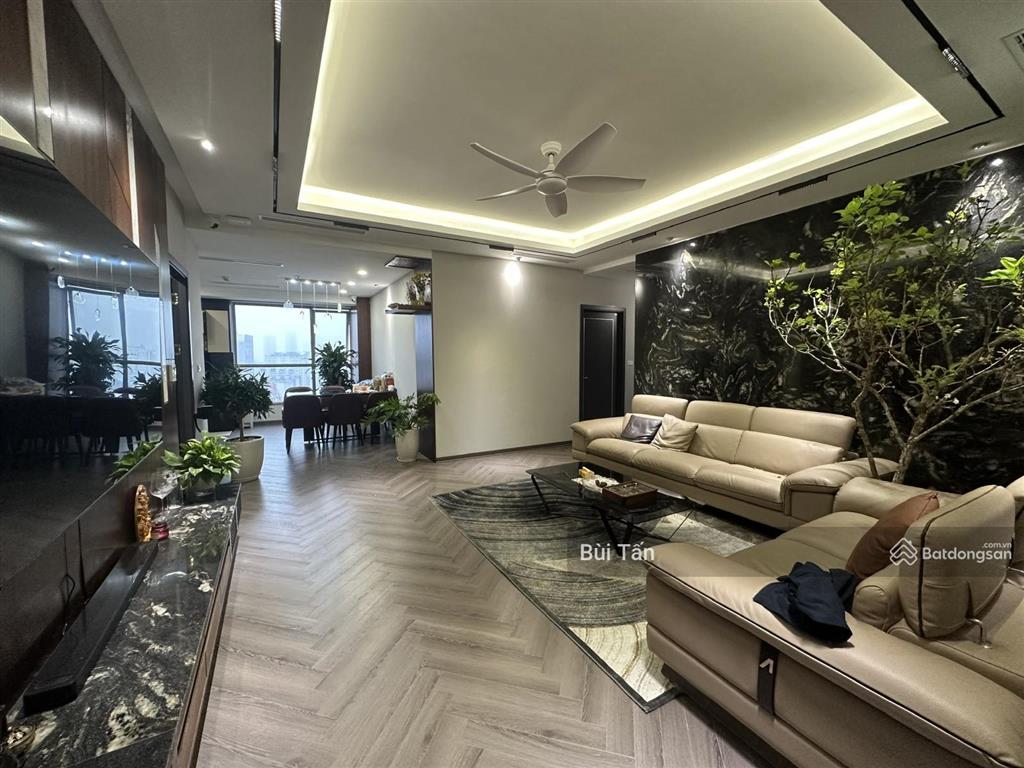 Bán căn hộ chung cư home city trung kính 105m2, 3 phòng ngủ, 2 wc, nội thất hiện đại, có lốt ôtô