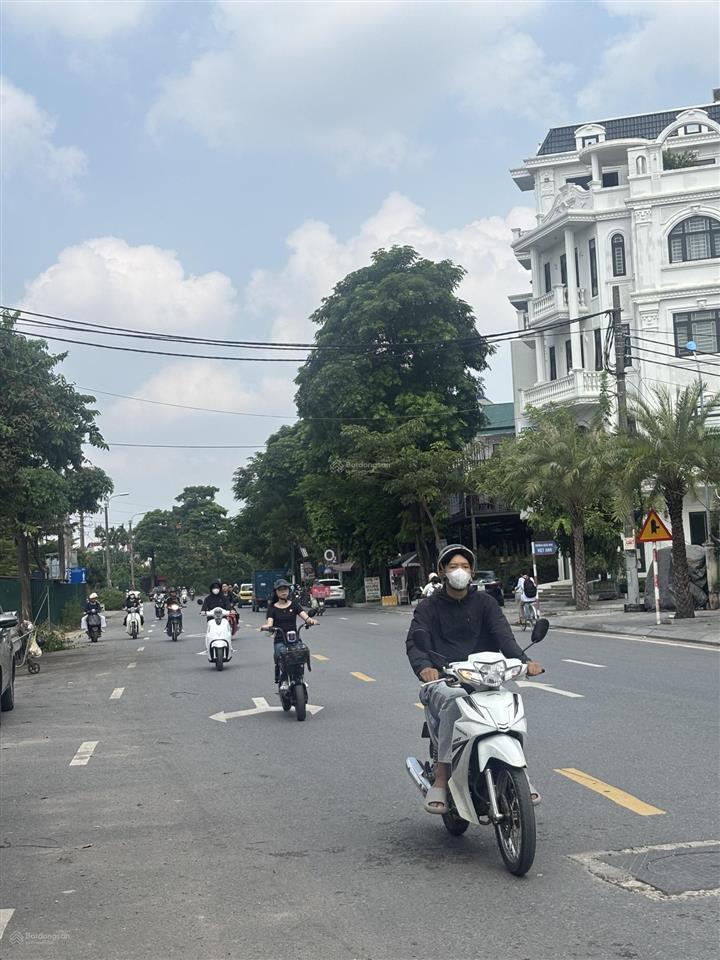 Bán lô góc 2mt mặt đường 48m kinh doanh. nội đồng mặt trung tâm hành chính mê linh 220m2 mt18m