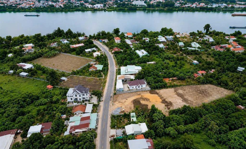 Bán đất mặt tiền kinh doanh sổ hồng riêng thổ cư đường hương lộ 15 rộng 32m f0 chỉ từ 980tr