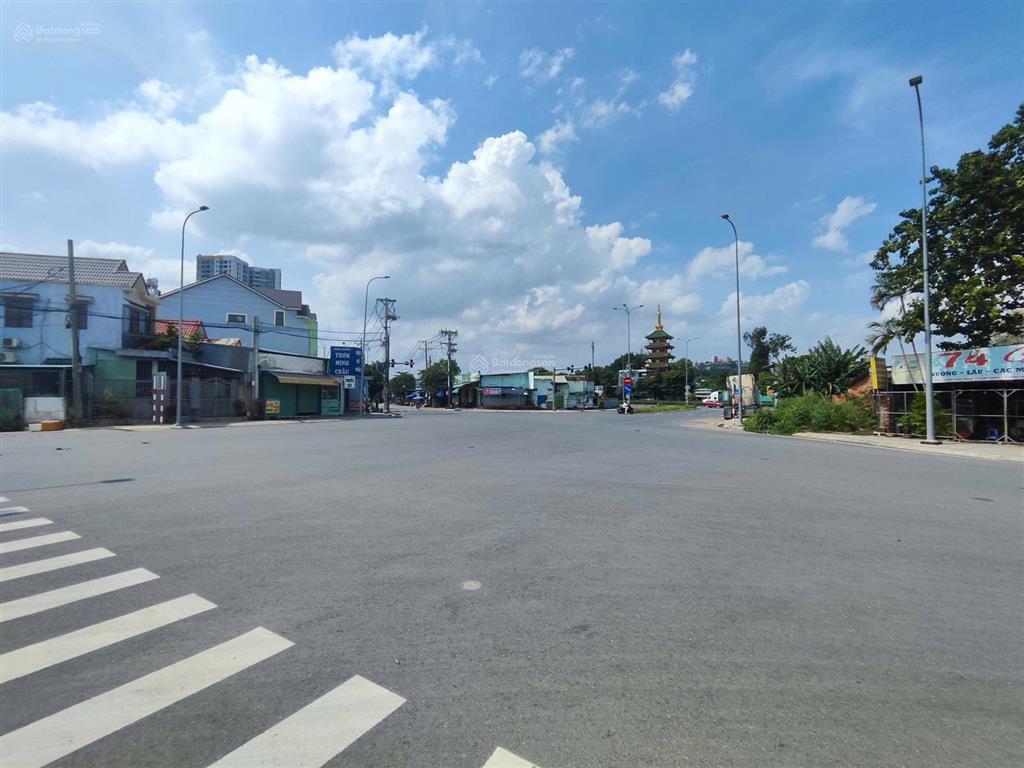 Bán đất ngang 5,9m gần làng đại học quốc gia tphcm. dt 132,4m2 thổ cư 120,4m2 giá chỉ 5,68 tỷ (tl)