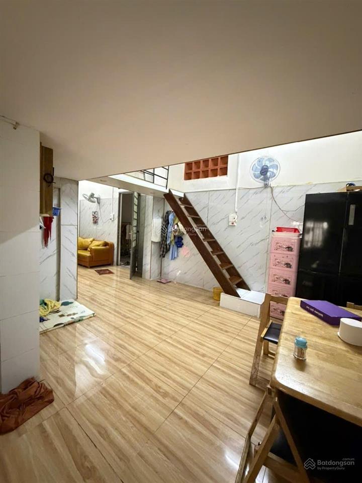Căn hộ đồng an 2 (kế bên becamex hòa lợi) lầu 1 diện tích 62 m2 giá 700 triệu. thuê được 6 tr/th