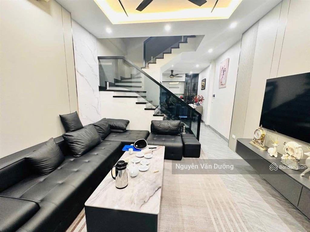 Bán nhanh lô góc nguyễn chí thanh, 40m ra phố, vf3 đỗ, ngõ thông, dân xây, không quy hoạch, 38m2*5t