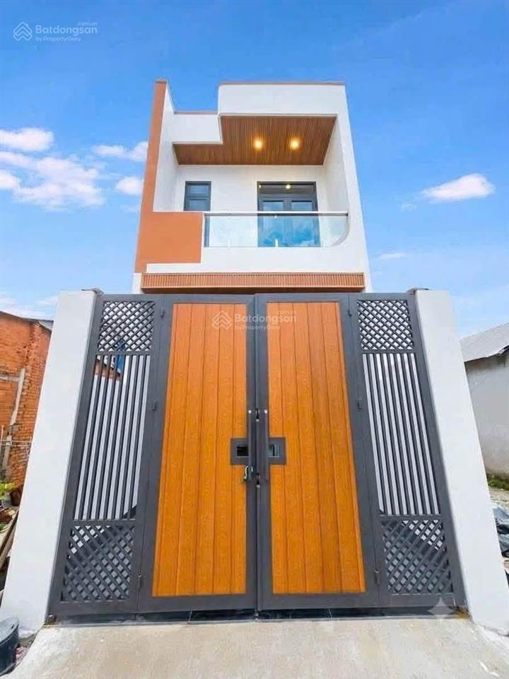 Bán nhà mới trong chợ phú hoà, 4x22, 3pn 2wc, đường oto. vị trí gần đủ tiện ích. chỉ việc dọn vào ở