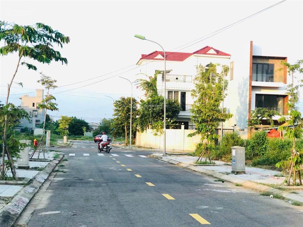 Bán 152,5m2 chỉ 1 tỷ 52 full thổ cư sổ hồng sẵn liền kề khu dân cư khai thác cho thuê ngay