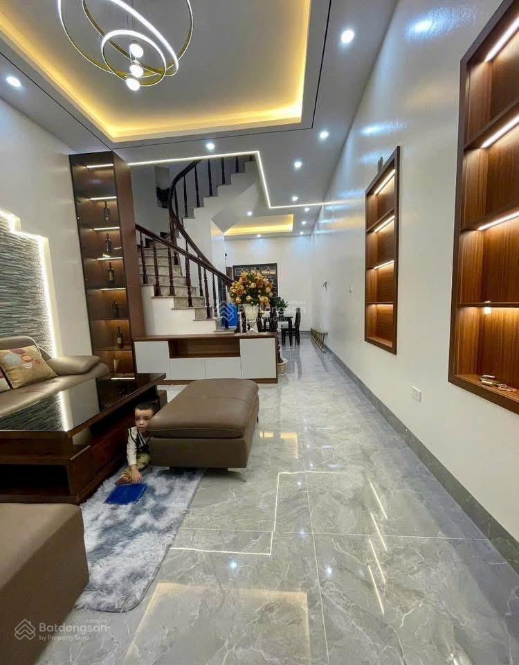 Nhà cầu giấy, ngõ thông, thoáng trước sau, gần phố, dân trí cao, ở cho thuê tốt, ô tô 35m, hơn 7 tỷ