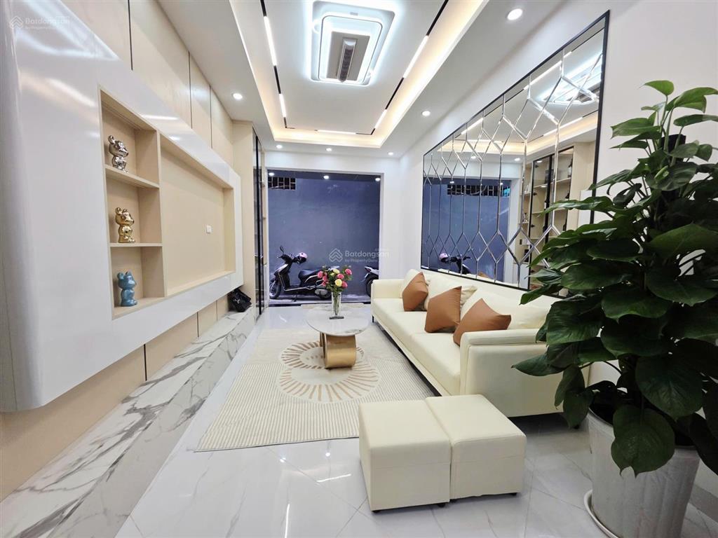 6.9 tỷ có nhà đẹp khâm thiên 33m*4t mt3.5m ngõ thông kinh doanh 2 thoáng tặng nội thất, giá đầu tư