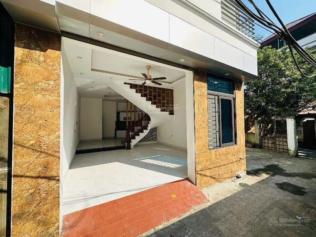 Siêu phẩm song phương 56m2 xây 3 tầng mặt tiền 5.5m ngõ thông thoáng cách ô tô 5m