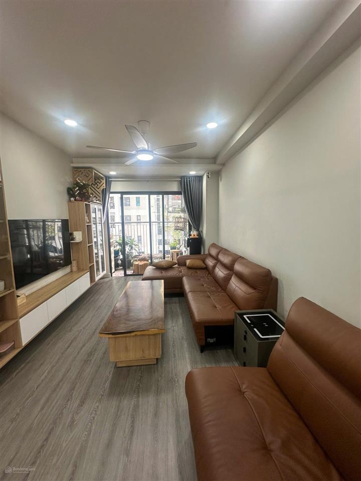 Bán 3pn 3wc view hồ bơi trực diện ngay vincom tp. hcm sổ sẵn công chứng lun ht vay 2.2 tỷ