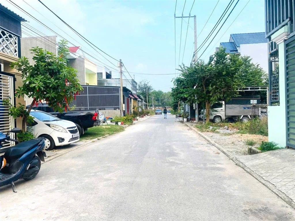 Bán đất hòa lợi sau trường đại học quốc tế miền đông, sát thành phố mới, siêu thị aeon tuyến metro.