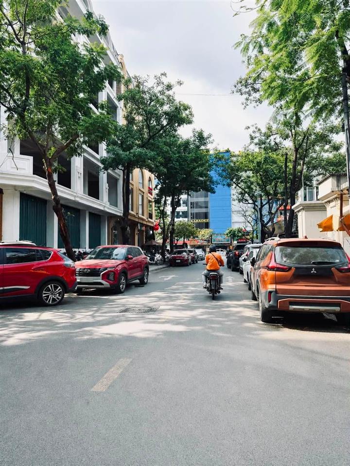 Chính chủ bán nhà trần thái tông cầu giấy 45m 6t giá nhỉnh 15 tỷ thang máy nội thất dòg tiền 30tr/t