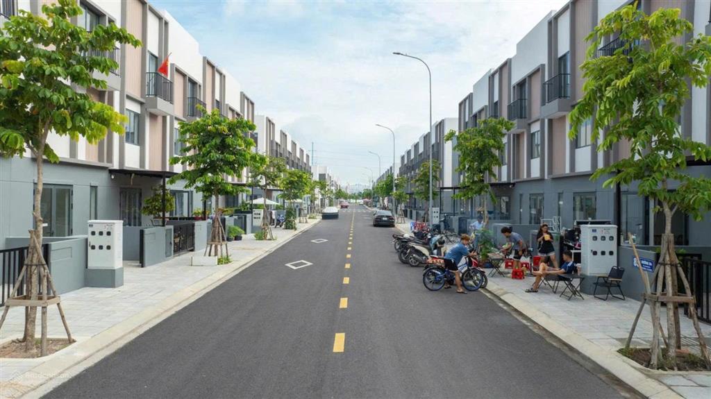 Nhà đẹp ngay trung tâm thành phố mới bình dương full nội thất giá chỉ 2,5 tỷ