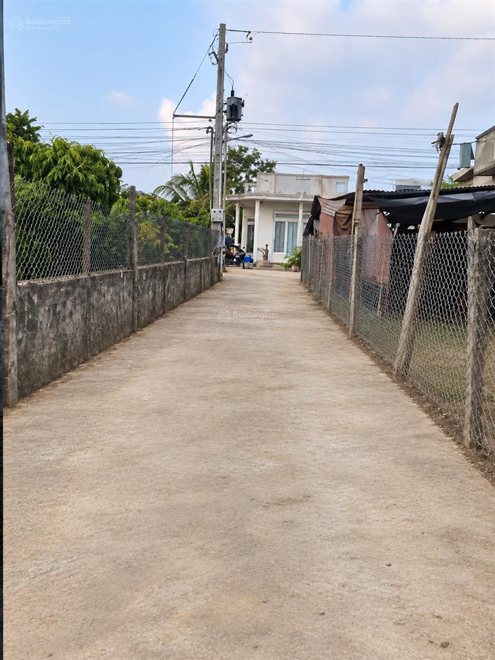 Bán gấp 745m2 phú hội, cách ql20 700m, dt (13x50m nở hậu 20m) 100m2 thổ cư giá 2 tỷ 0984 391 ***
