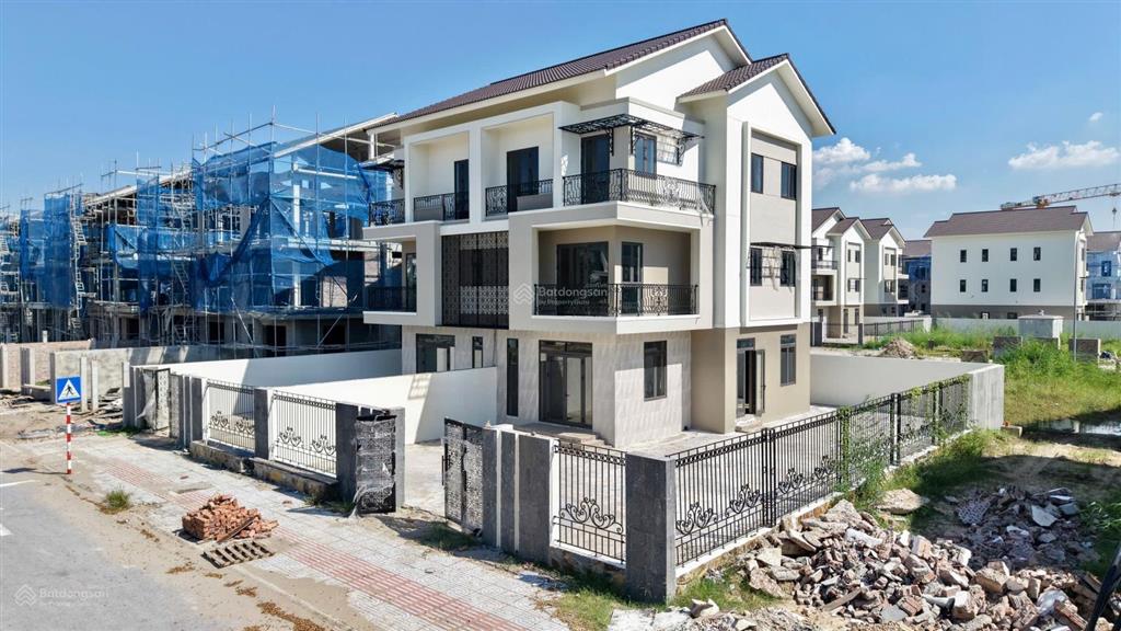 Bán biệt thự song lập 225m view sông đẹp tại centa riverside vsip từ sơn