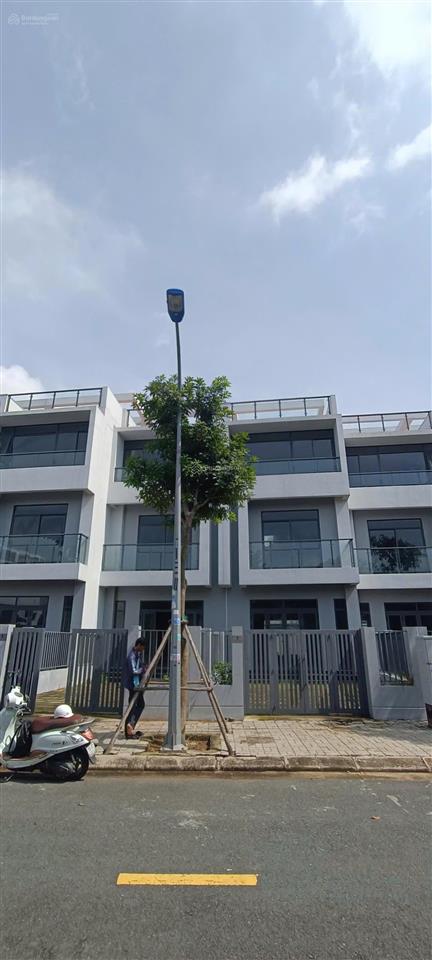 Bán nhà phố liền kề dự án đông tăng long, long phước (quận 9 cũ) chỉ 6,2 tỷ.