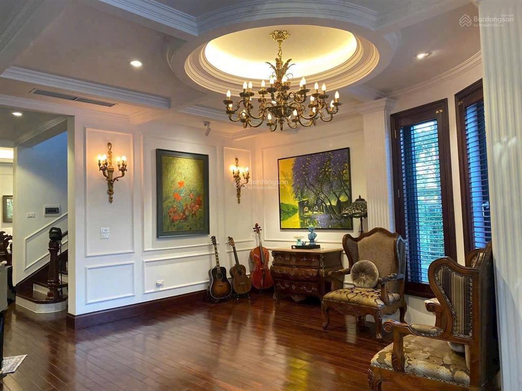 Biệt thự thành phố giao lưu, 2 mặt đường ô tô tải tránh, 2 mặt thoáng, view hồ điều hòa 15ha