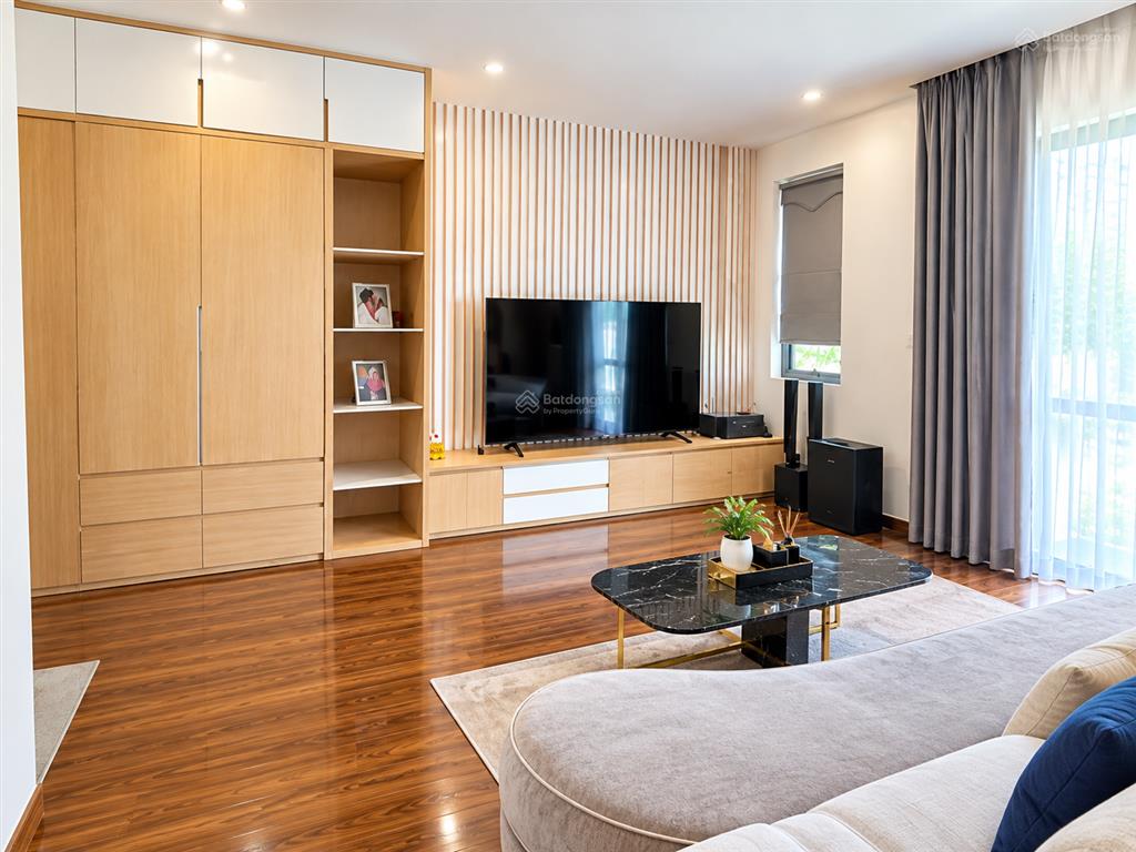 Hạ giá bán gấp nhà phố khang điền q.2 mega village 5x17m 3 tầng full nội thất giá 9,8 tỷ sổ sẵn