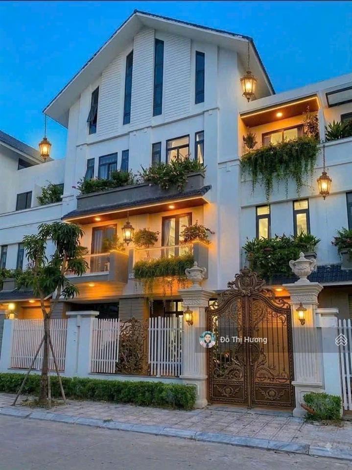 Biệt thự song lập 200m2 khu c geleximco, hoàn thiện thang máy, giá 30.8 tỷ. 0961 628 ***