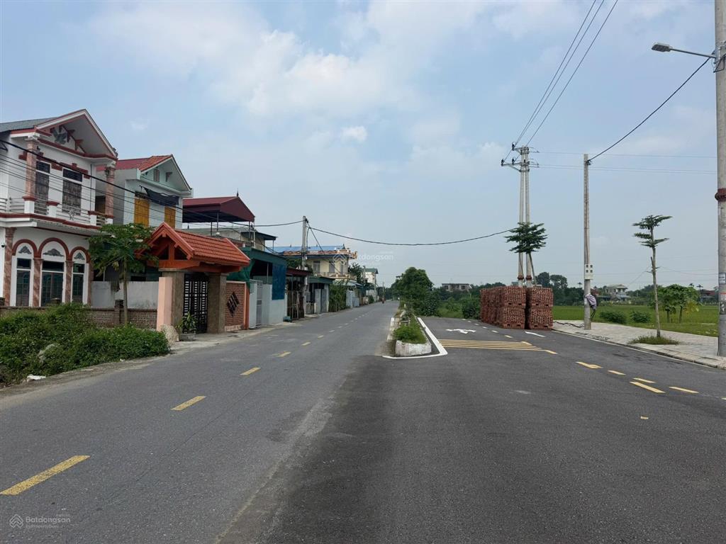 Bán lô đất mặt đường đẹp đắc địa