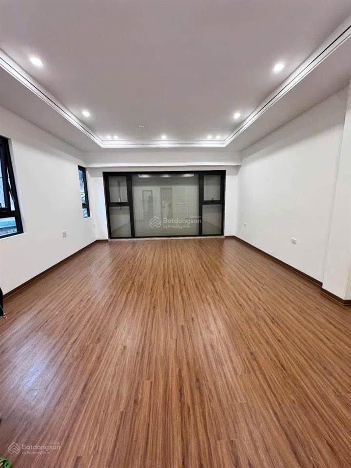 Nhà bán phân lô, ô tô vào nhà, gần phố nguyễn khánh toàn, dqh 43m x 5t, nhà dân xây giá 10.9 tỷ