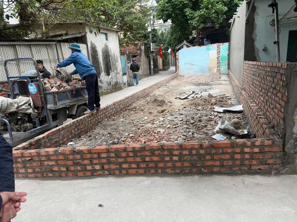 Lô góc 61m2 cổ bi giá chỉ 6 tỷ 3 đường ô tô, gần chợ, trường học các cấp