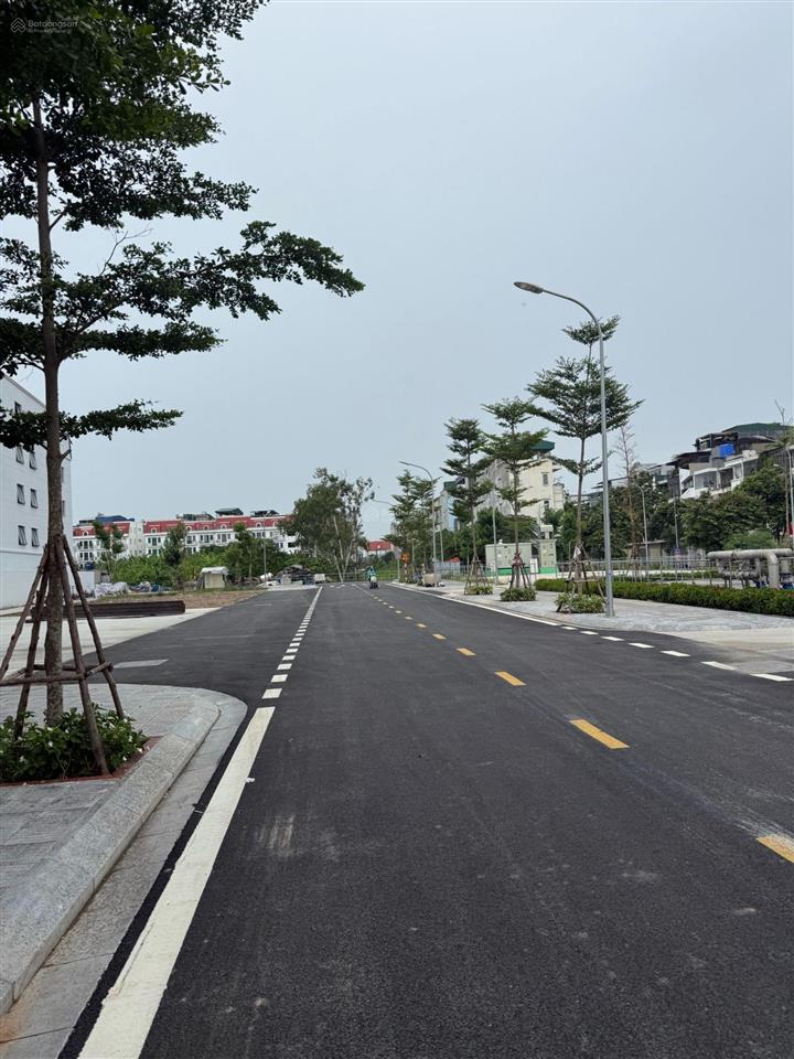 Gấp bán trong tuần. chỉ 12,x tỷ có ngay căn lk văn phú. dt 60,3m 5 tầng. 0944 944 ***