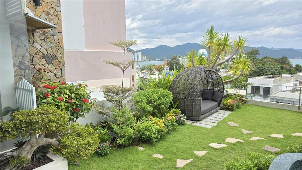 Mã 121 vĩnh thọ (khu hòn chồng), nha trang biệt thự 4 tầng view biển, sân vườn rộng 30 tỷ