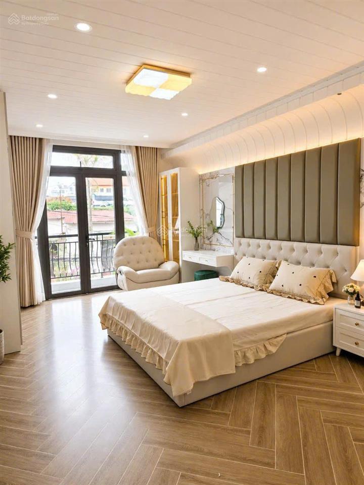 Nhà đẹp ngay trung tâm phố hoàn công 92m2 giá 12,5 tỷ thương lượng