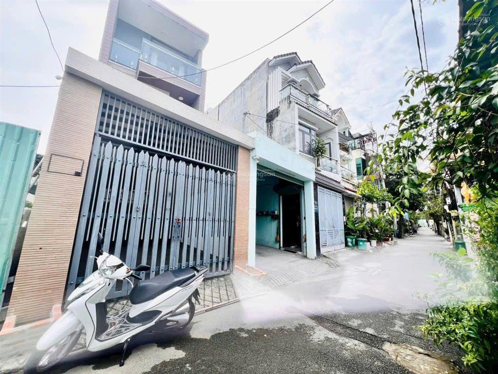 6,15 tỷ nhà đường số 9 linh xuân 3 tầng đẹp lộng lẫy, sổ hồng hoàn công đầy đủ