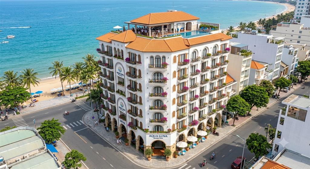 Bán nhanh lô đất 2 mặt tiền cách biển phạm văn đồng 200m