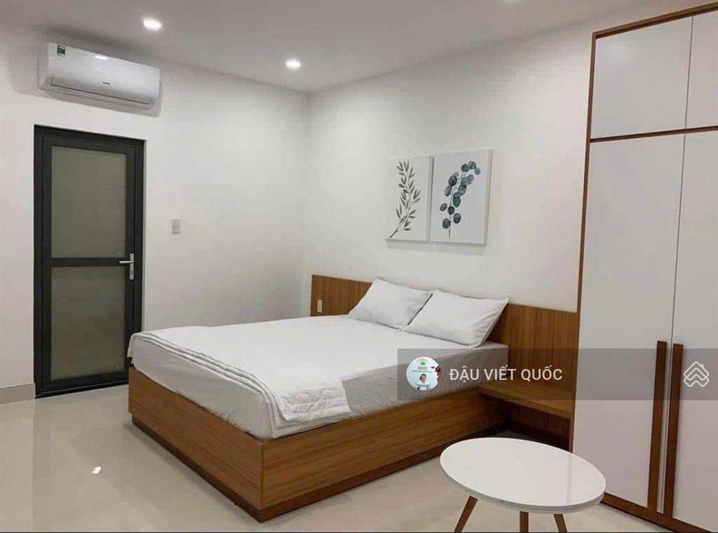 Cần bán căn nhà vip kinh doanh mặt tiền đg liên phường, dt 8x22m, giá 46 tỷ, 6 tầng, hơn 800m2 sàn