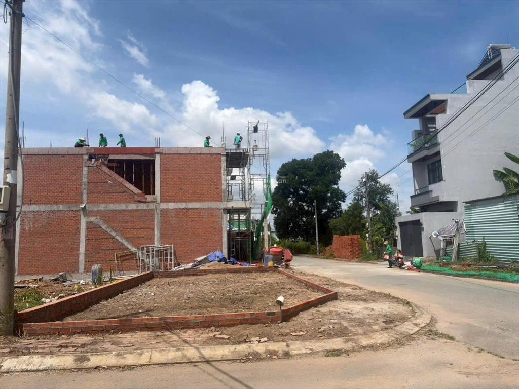 Bán gấp lô đất góc 2 mt 8m đường bưng ông thoàn, khu dân cư bàn cờ, cn 80m2 chỉ 5,8 tỷ
