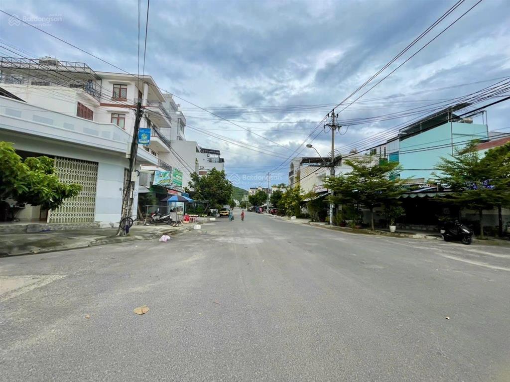 Bán đất khu dân cư hòn sện mặt tiền đường nguyễn bặc phường bắc nha trang giá 5,4 tỷ