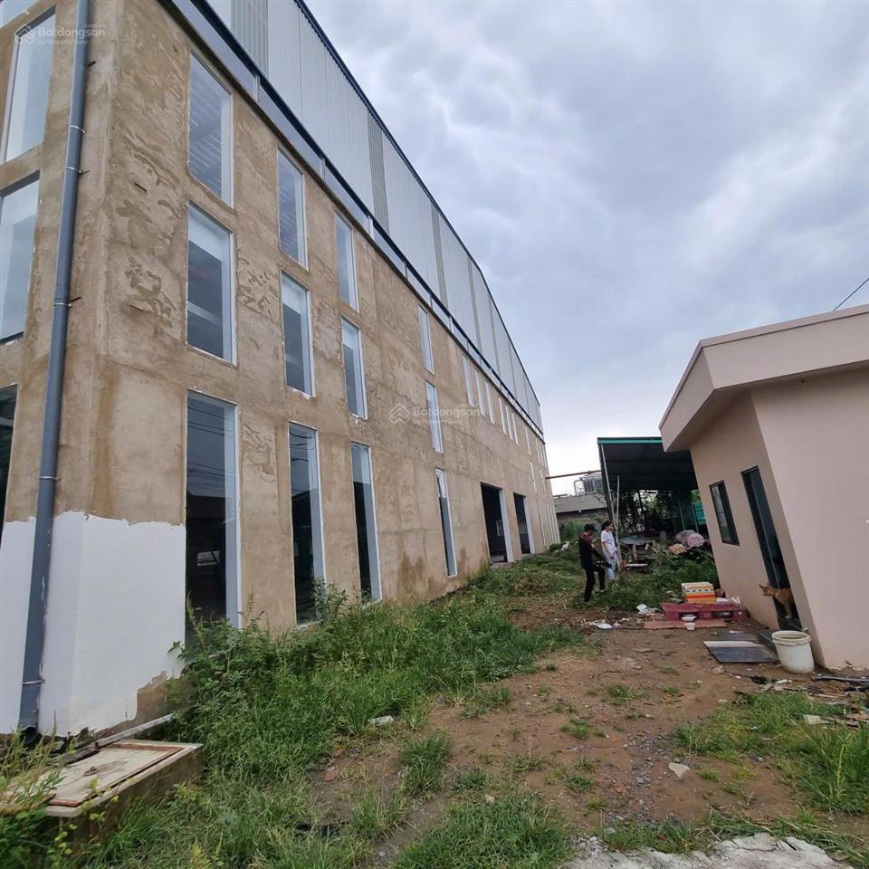 Bán đất kcn hòa bình thủ thừa long an 28.000m² giá 3,729 triệu/m²