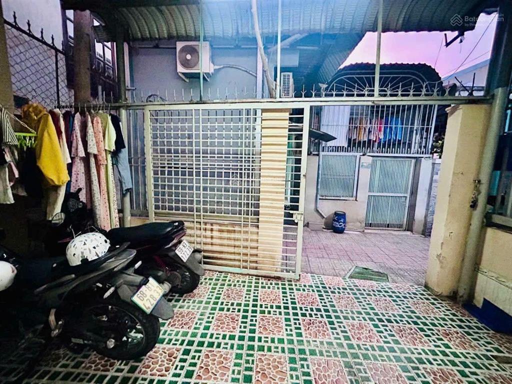 Nhà cấp 4 gác lửng gần chợ xóm nghèo và vincom 550, phường dĩ an, tp dĩ an