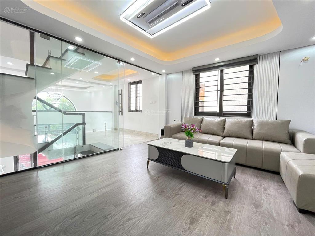 Nhà xây mới độc lập, hiện đại, ô tô đỗ cửa, full nội thất như ảnh~42m2x4t+tầng lửng phòng khách