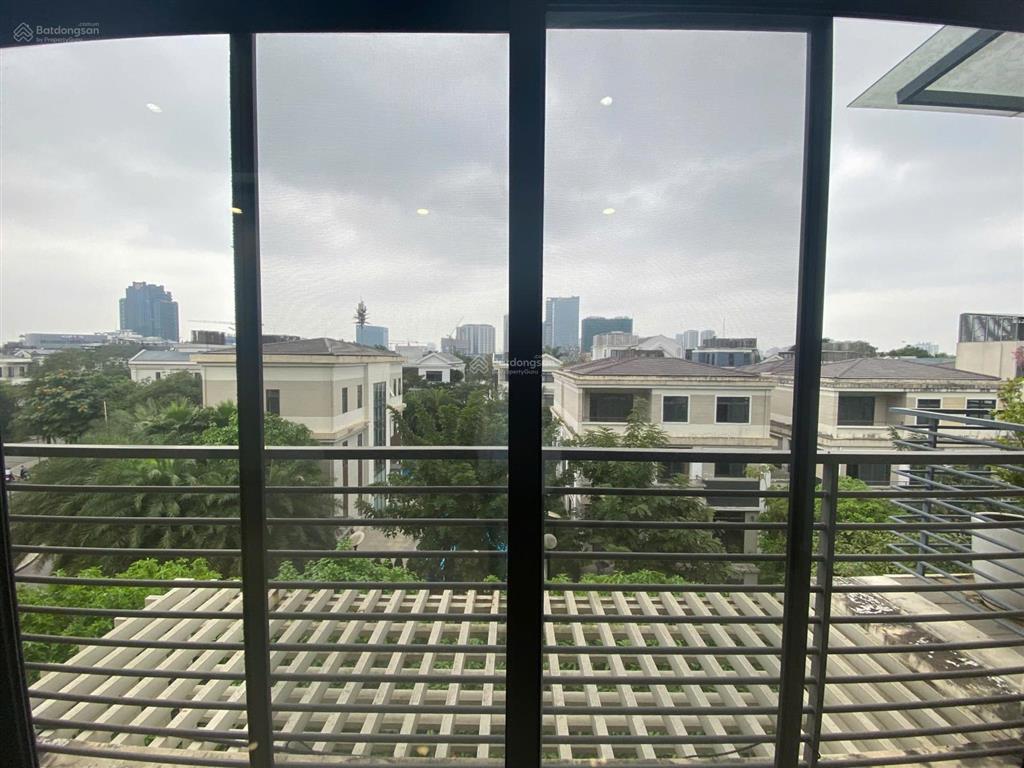 Bán liền kề starlake khu h10, đất 132 m2, xây 70 m2, 4 tầng, 2 sân vườn, full đồ giá 79 tỷ
