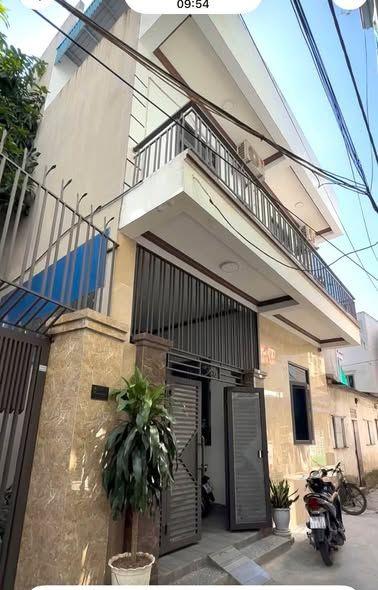 BÁN NHÀ DÂN XÂY ĐẸP 1.99 TỶ 3 TẦNG 50M2 NGÕ ĐƯỜNG NGÔ TẤT TỐ