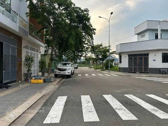 Hiếm có!! lô góc mt tân thái 6 đường 5m5 gần biển