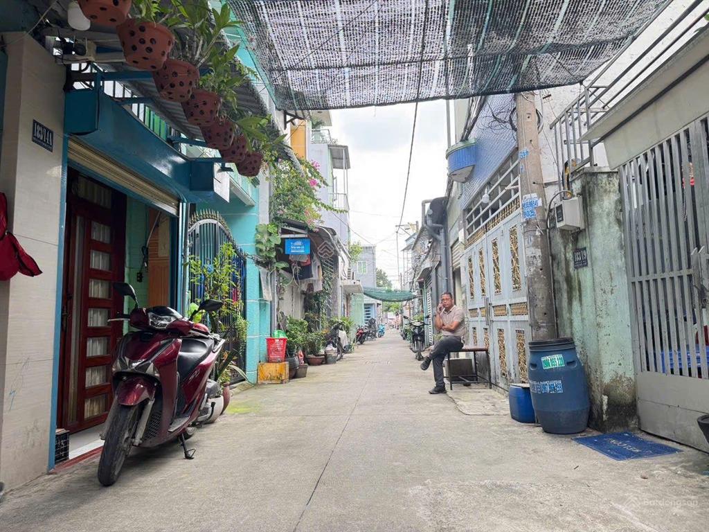 Nhà thủ đức chính chủ hẻm ô tô sổ hồng riêng giá 2.9 tỷ