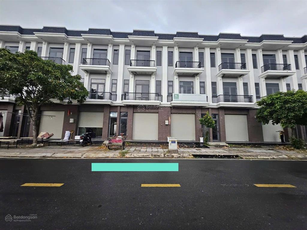 Cắt lỗ căn nhà mặt tiền 52m giá 4,3 tỷ tại the sol city 237m2. 0931 112 *** ngân